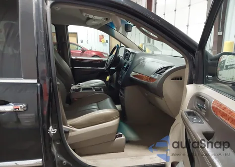 2016 Chrysler Town & Country Touring from USA, damaged, VIN 2C4RC1BG1GR247431